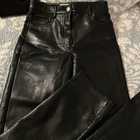 Aritzia Wilfred The Melina Pant Polyurethane size 0 worn twice Minimal wrinkles - Picture 3 of 11
